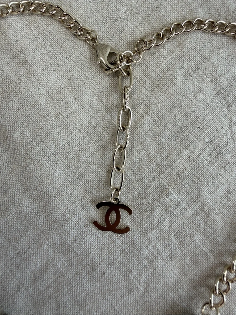 💗CHANEL Pearl Necklace with Pink Crystal Heart Pendant🤍